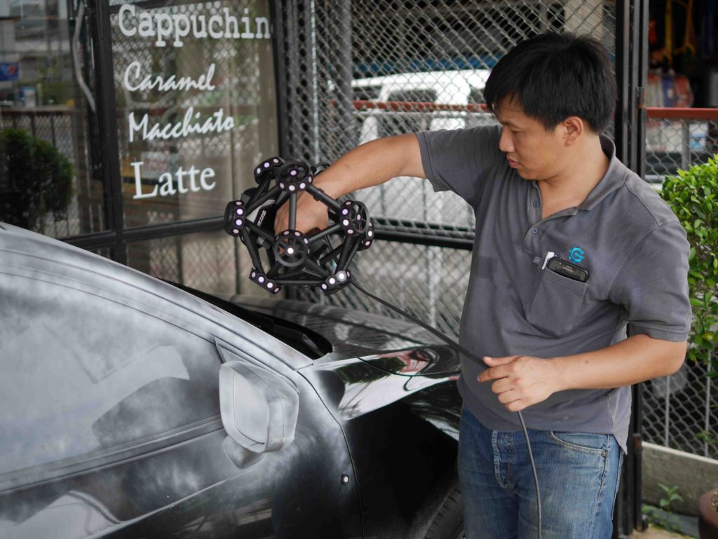 Creaform Metra scanner with Khun Phu/Global Dimension at the controls.