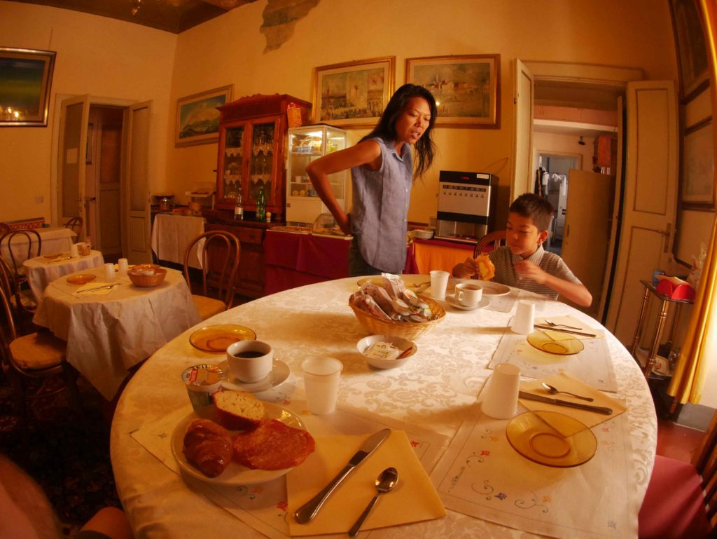 The breakfast area, Albergo Anna.