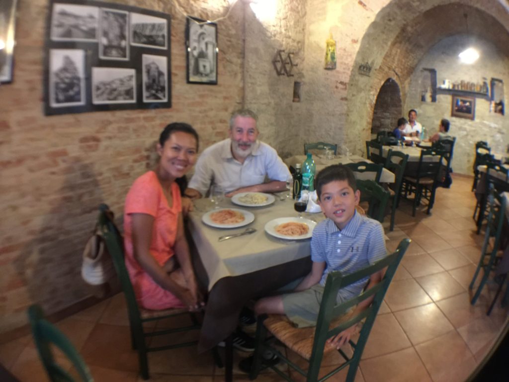 Lunch time break, a lovely pizzeria in the mountains.