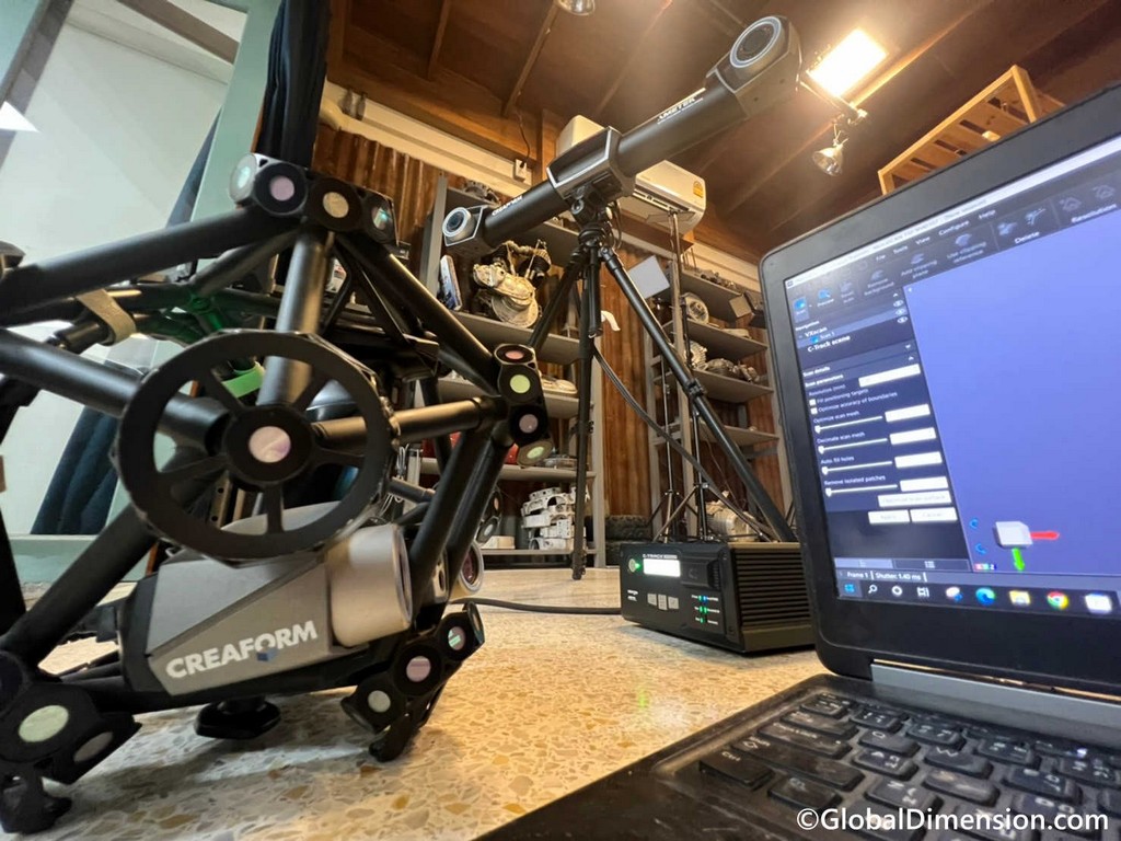 Wow. Beautiful 3D laser scanned data of the Toyota Fortuner front end.